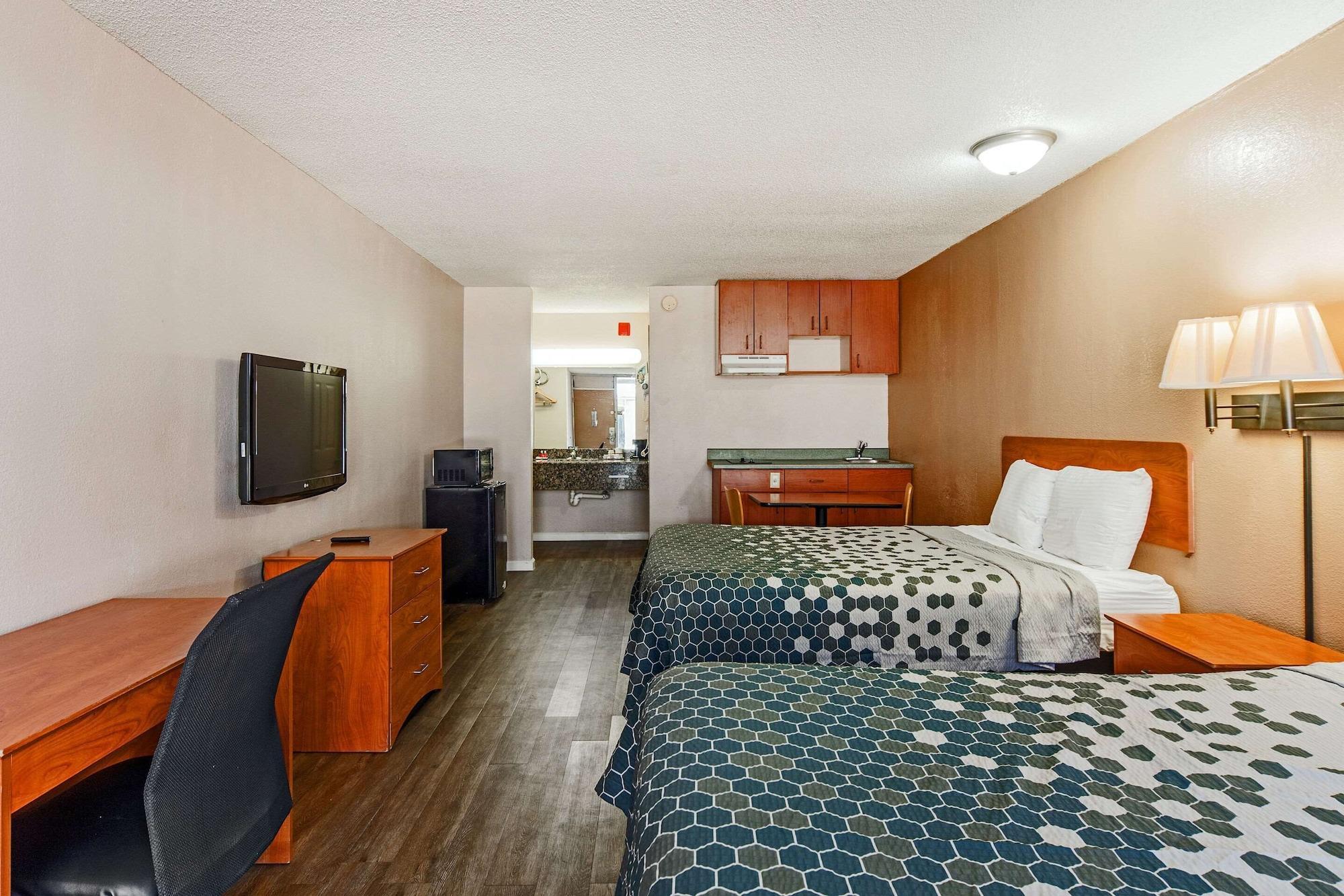 Econo Lodge Inn & Suites Near Bricktown Оклахома-Сити Экстерьер фото