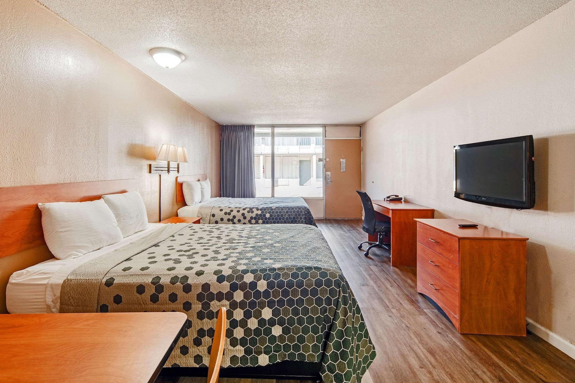 Econo Lodge Inn & Suites Near Bricktown Оклахома-Сити Экстерьер фото